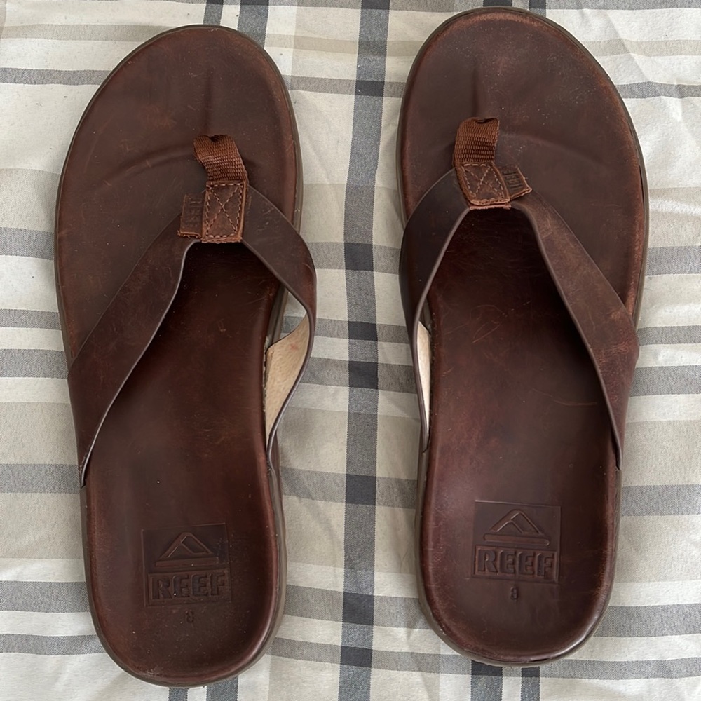 Reef flip flops brown
